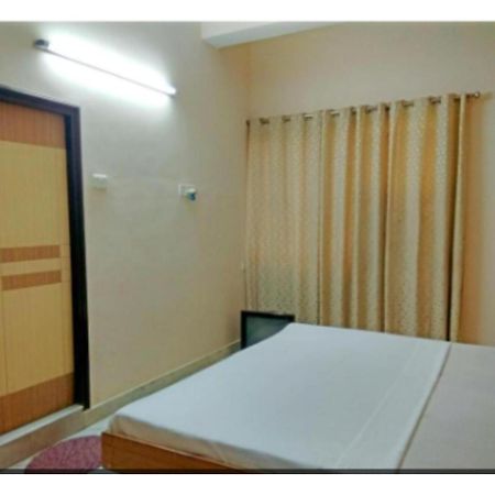 Hotel Basera Guest House, 萨哈兰普尔 外观 照片