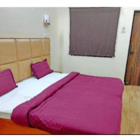 Hotel Basera Guest House, 萨哈兰普尔 外观 照片