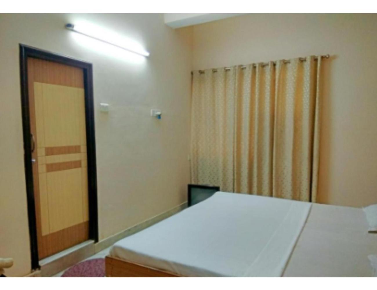 Hotel Basera Guest House, 萨哈兰普尔 外观 照片