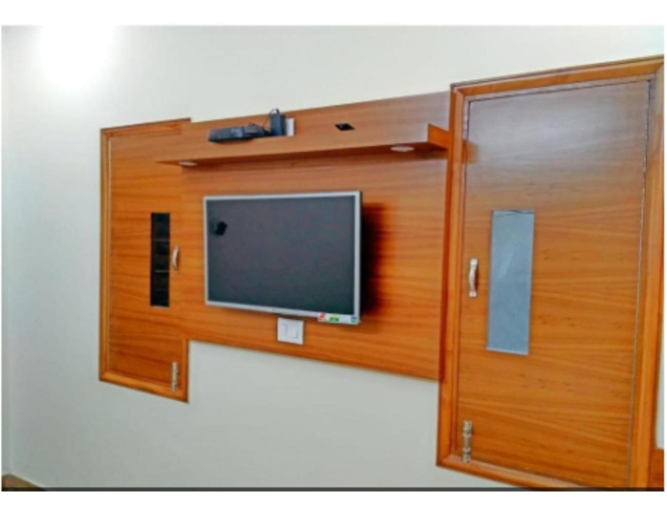 Hotel Basera Guest House, 萨哈兰普尔 外观 照片