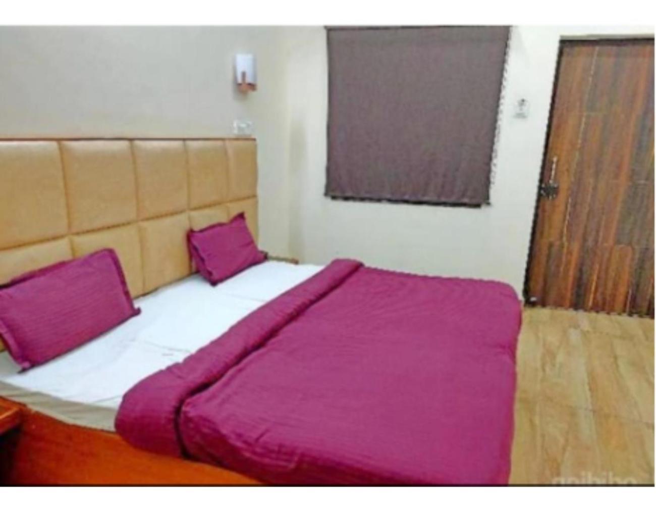 Hotel Basera Guest House, 萨哈兰普尔 外观 照片